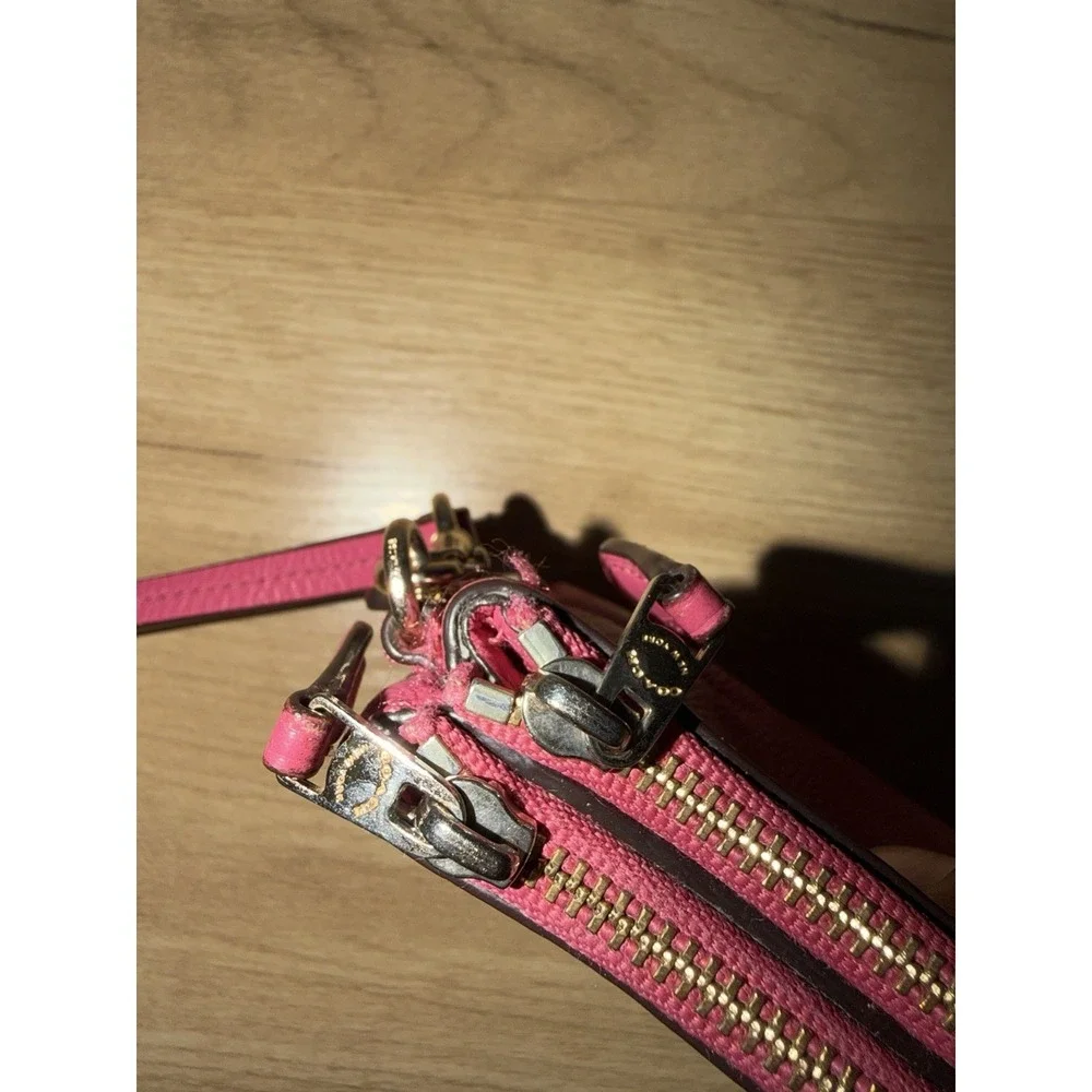 Coach Double‎ Corner Zip Pebble Leather Wristlet Dahlia - F64130 READ F